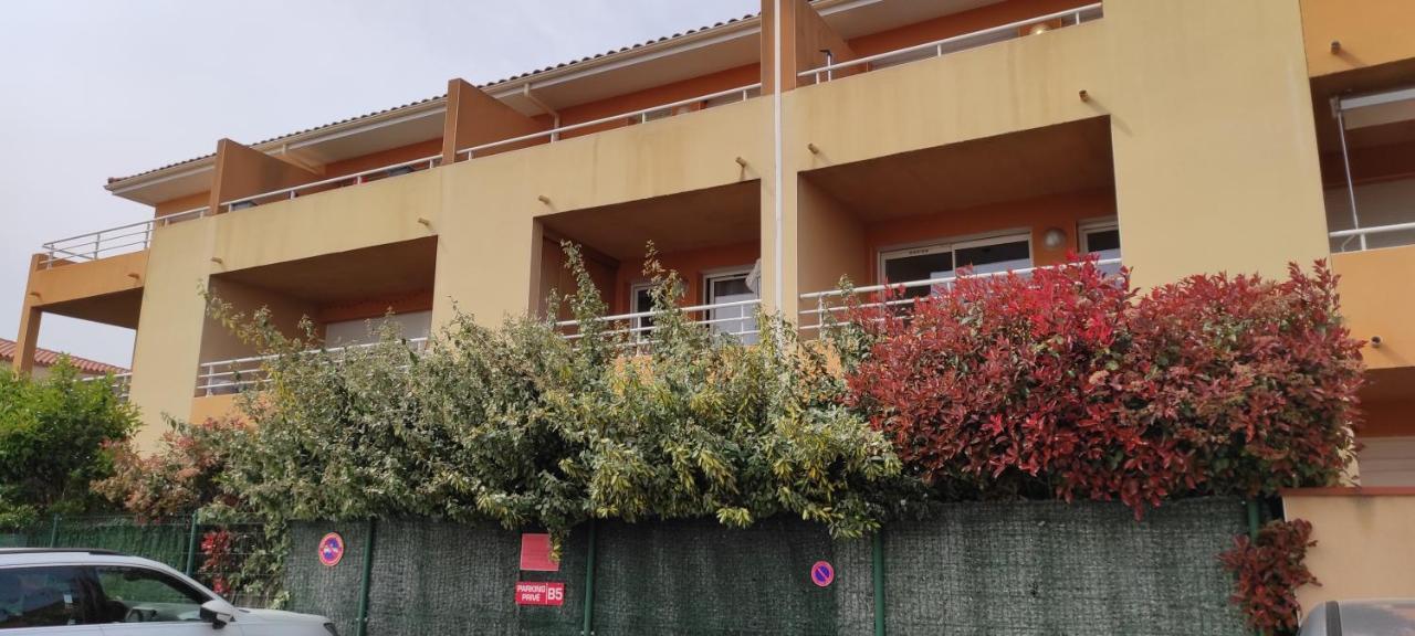 Appartement Avec Grande Terrasse A 15 Mn De La Mer Saint-Estève Kültér fotó